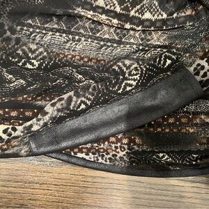 LADIES SW3 SIZE SMALL LONG SLEEVE LEOPARD DESIGN MIDI DRESS